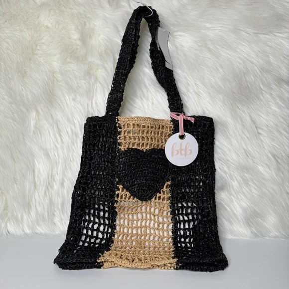 BTB Los Angeles Heart Stripe Large Tote - Picture 1 of 4